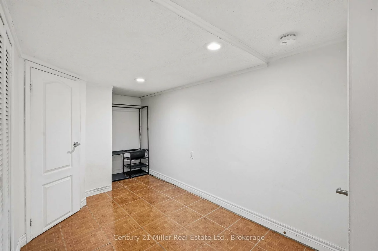 213, Boon, Corso Italia-Davenport, Toronto