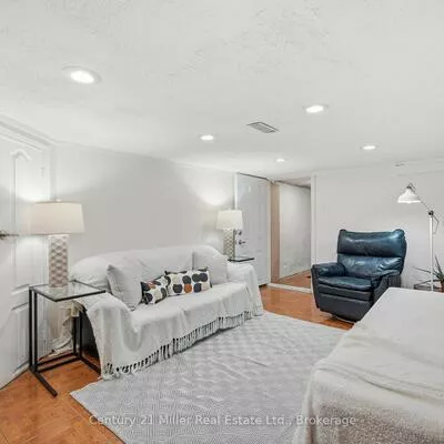 213, Boon, Corso Italia-Davenport, Toronto