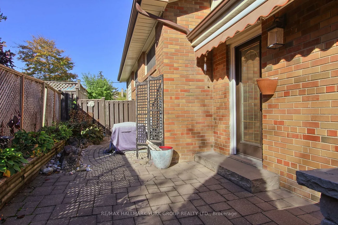 10, Harefield, Rexdale-Kipling, Toronto