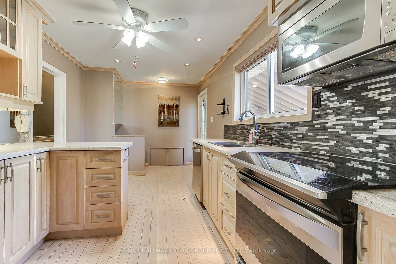 10, Harefield, Rexdale-Kipling, Toronto