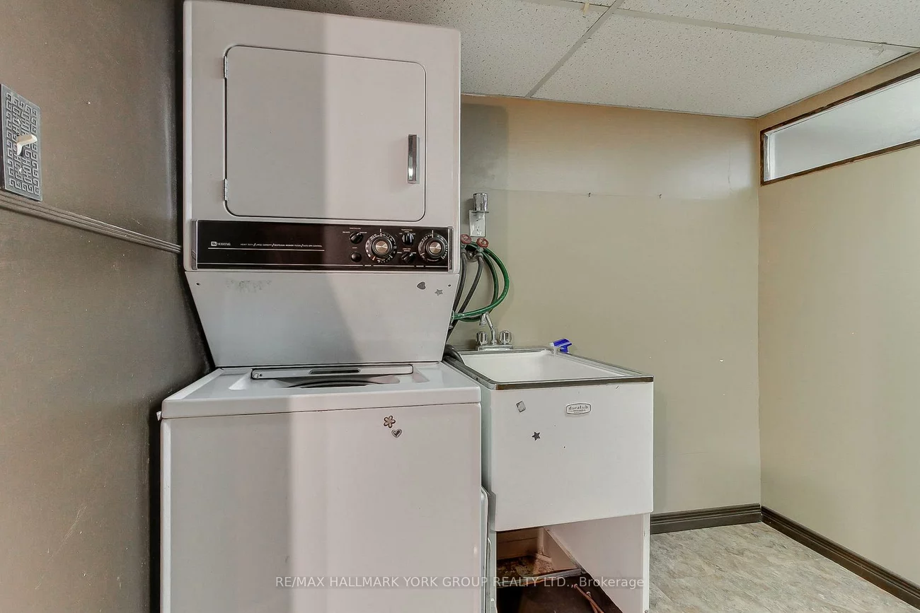 10, Harefield, Rexdale-Kipling, Toronto