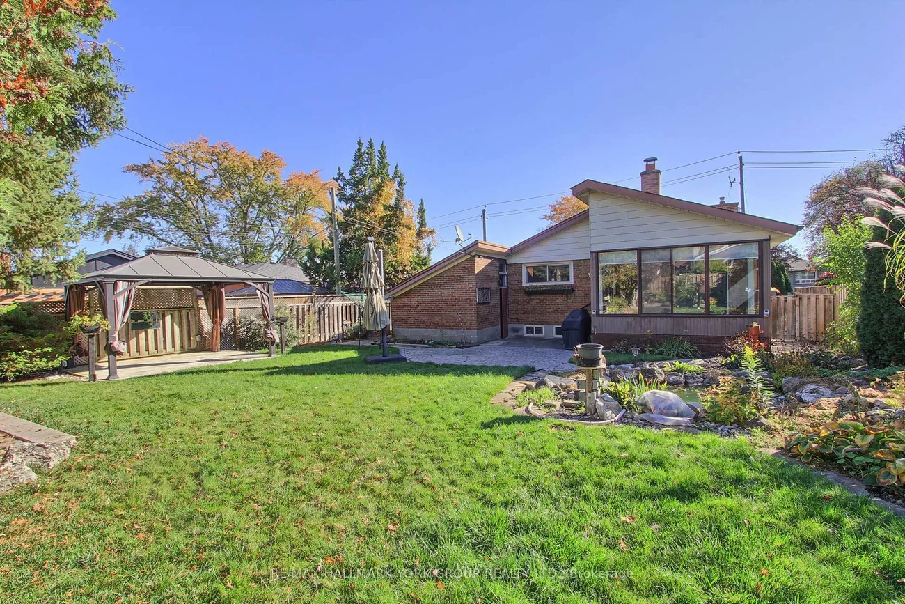 10, Harefield, Rexdale-Kipling, Toronto
