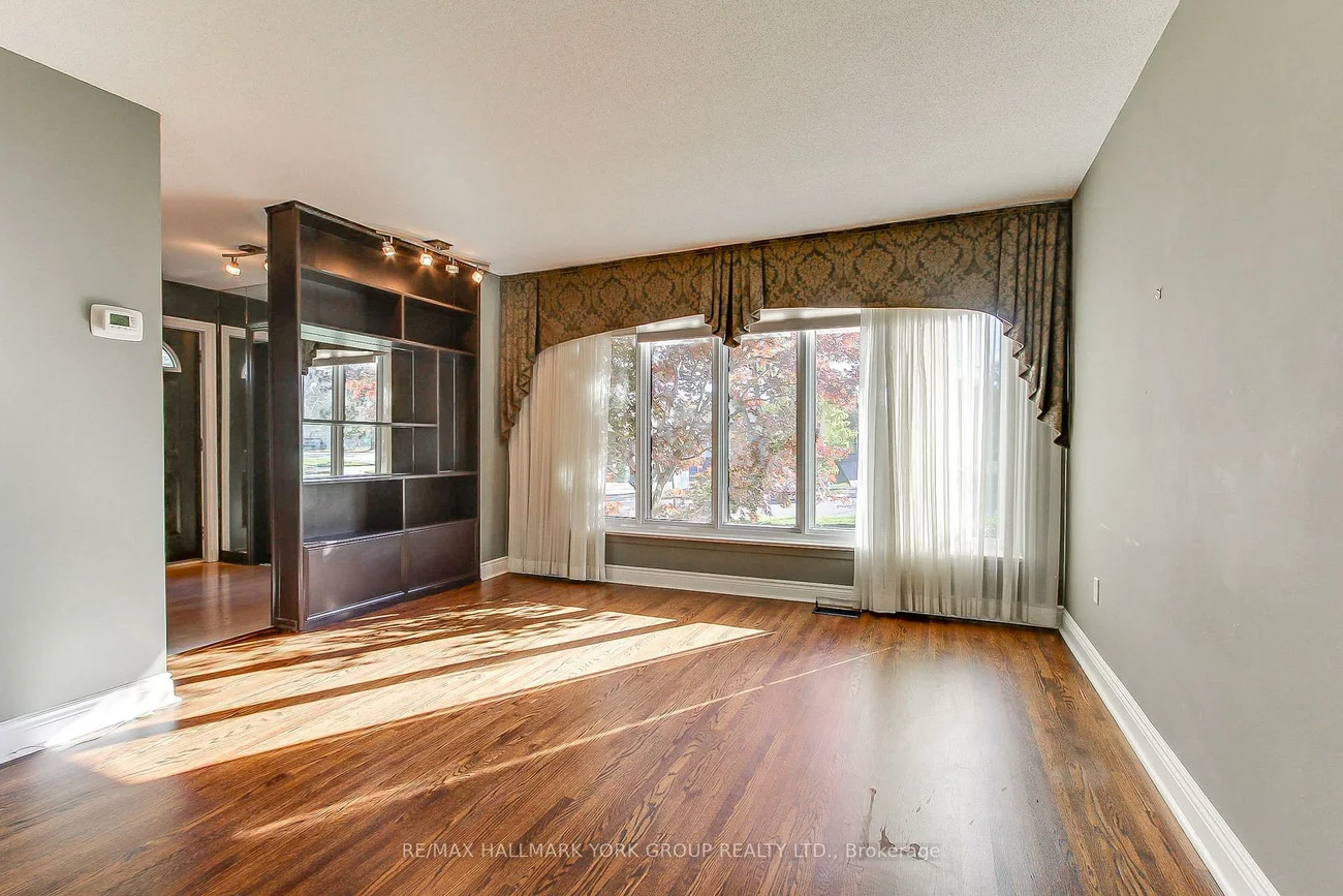 10, Harefield, Rexdale-Kipling, Toronto