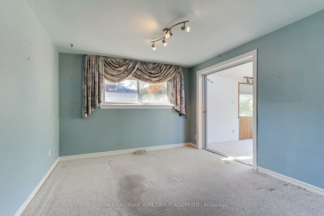 10, Harefield, Rexdale-Kipling, Toronto