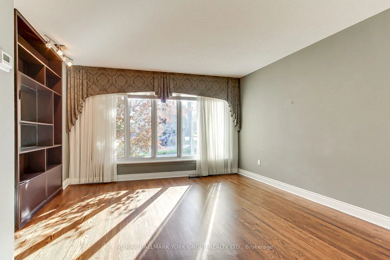 10, Harefield, Rexdale-Kipling, Toronto