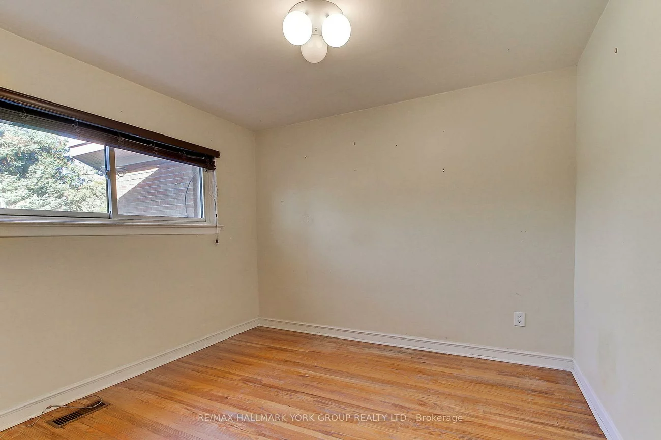 10, Harefield, Rexdale-Kipling, Toronto