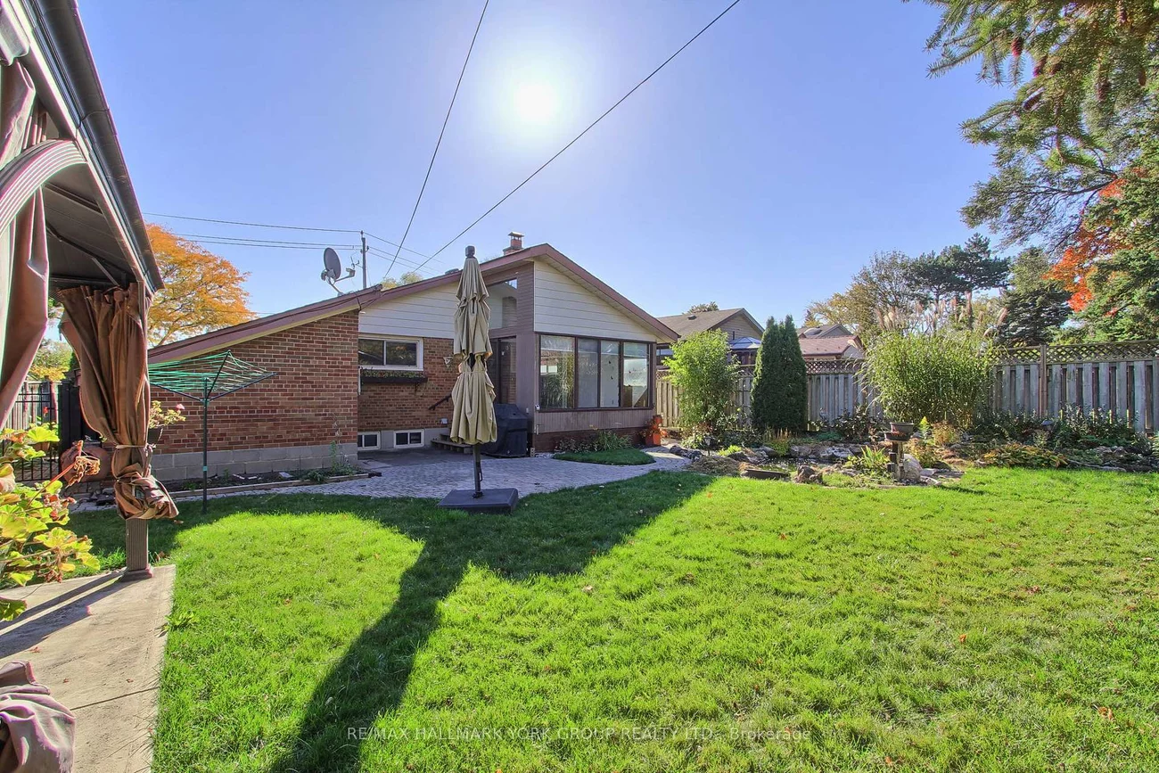 10, Harefield, Rexdale-Kipling, Toronto