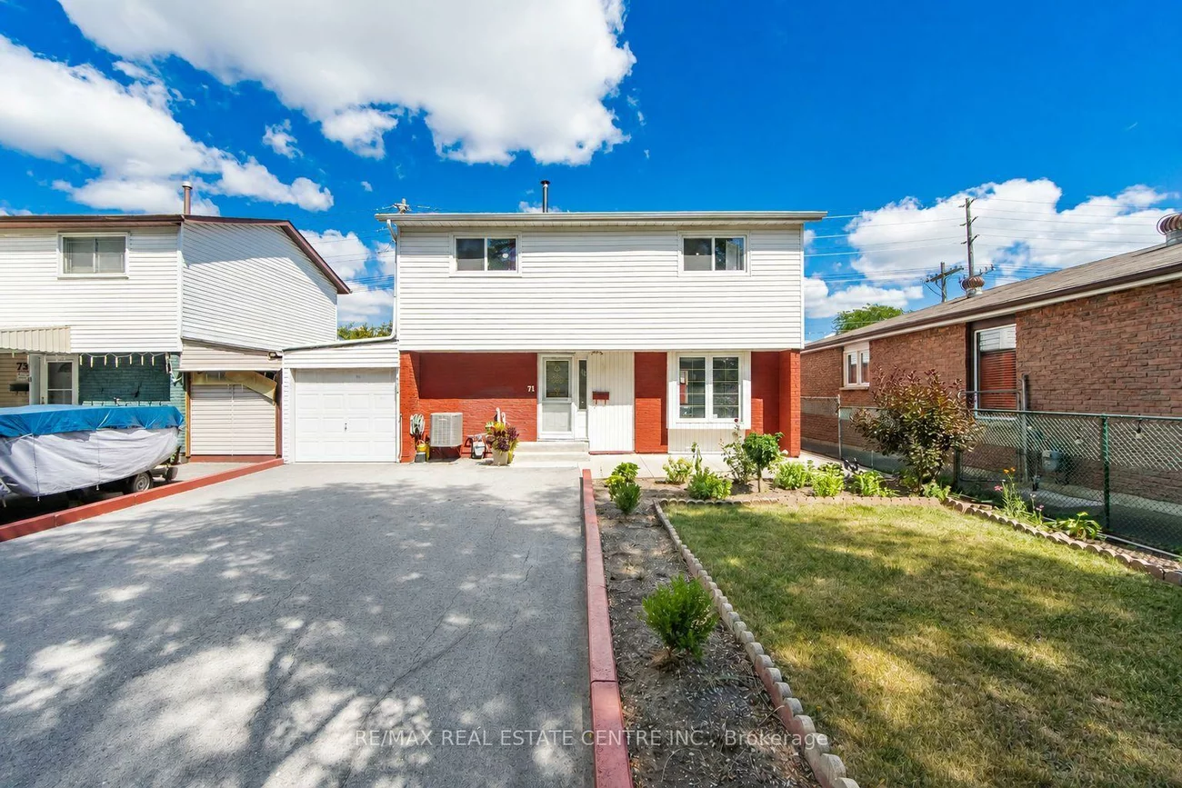 71, Sultan Pool, West Humber-Clairville, Toronto