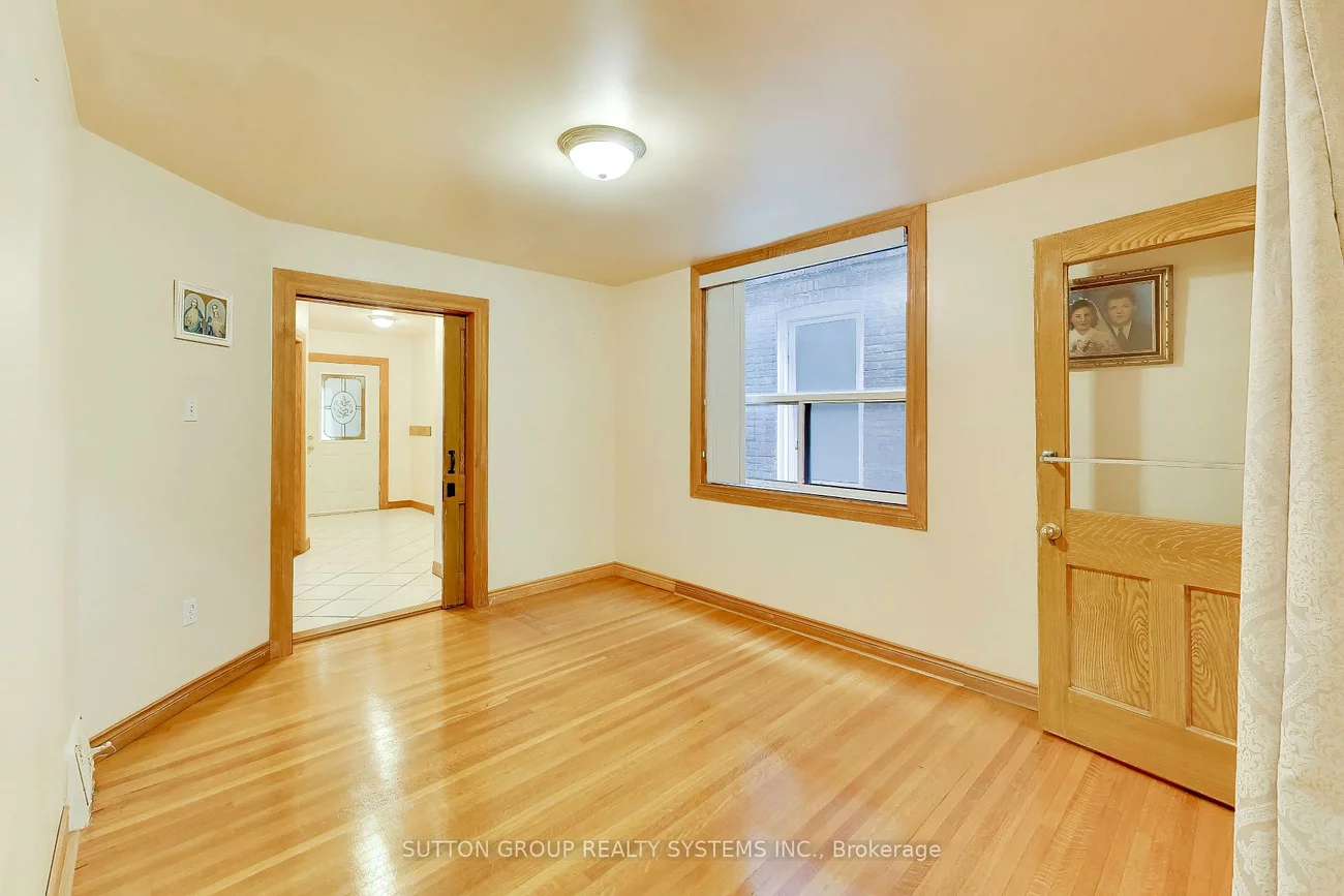 8, Alhambra, High Park-Swansea, Toronto