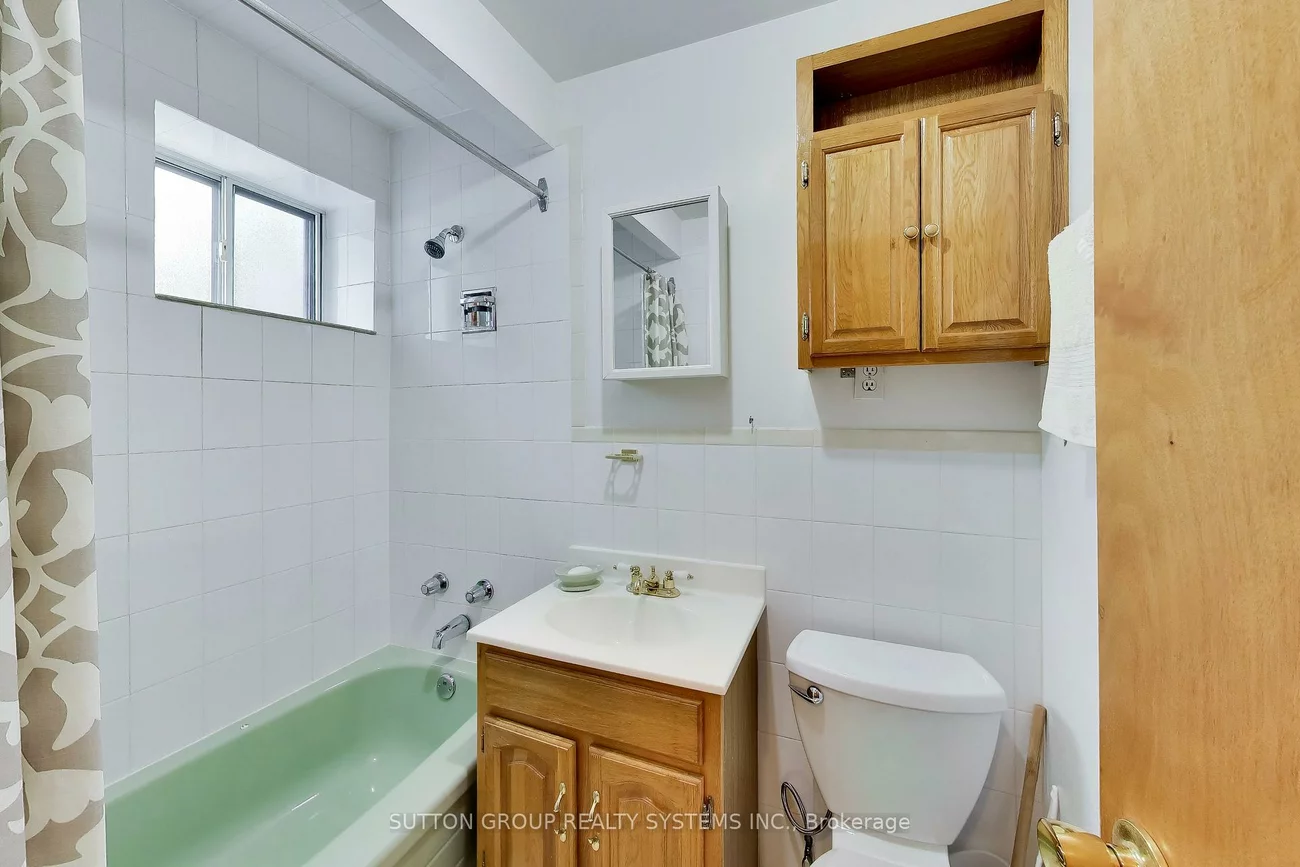 8, Alhambra, High Park-Swansea, Toronto