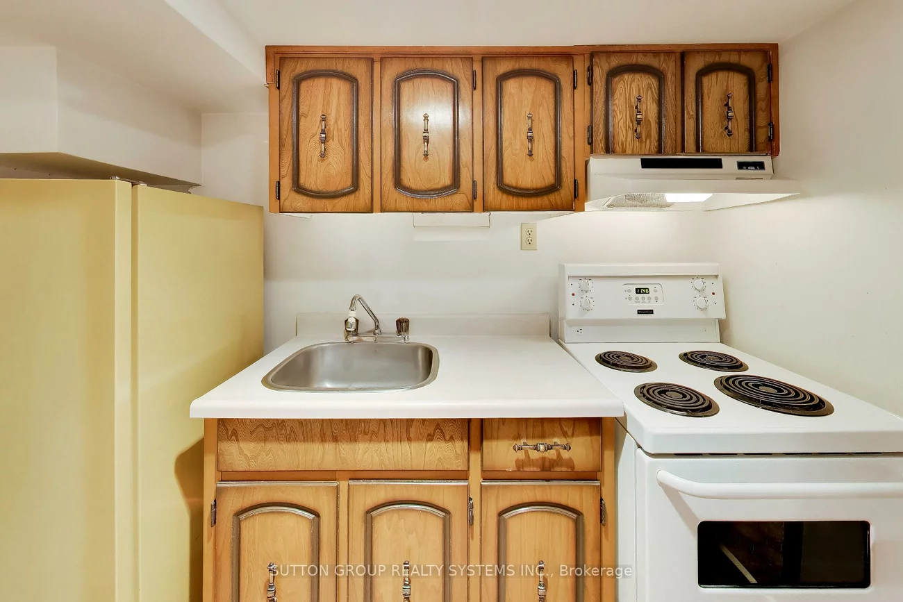 8, Alhambra, High Park-Swansea, Toronto