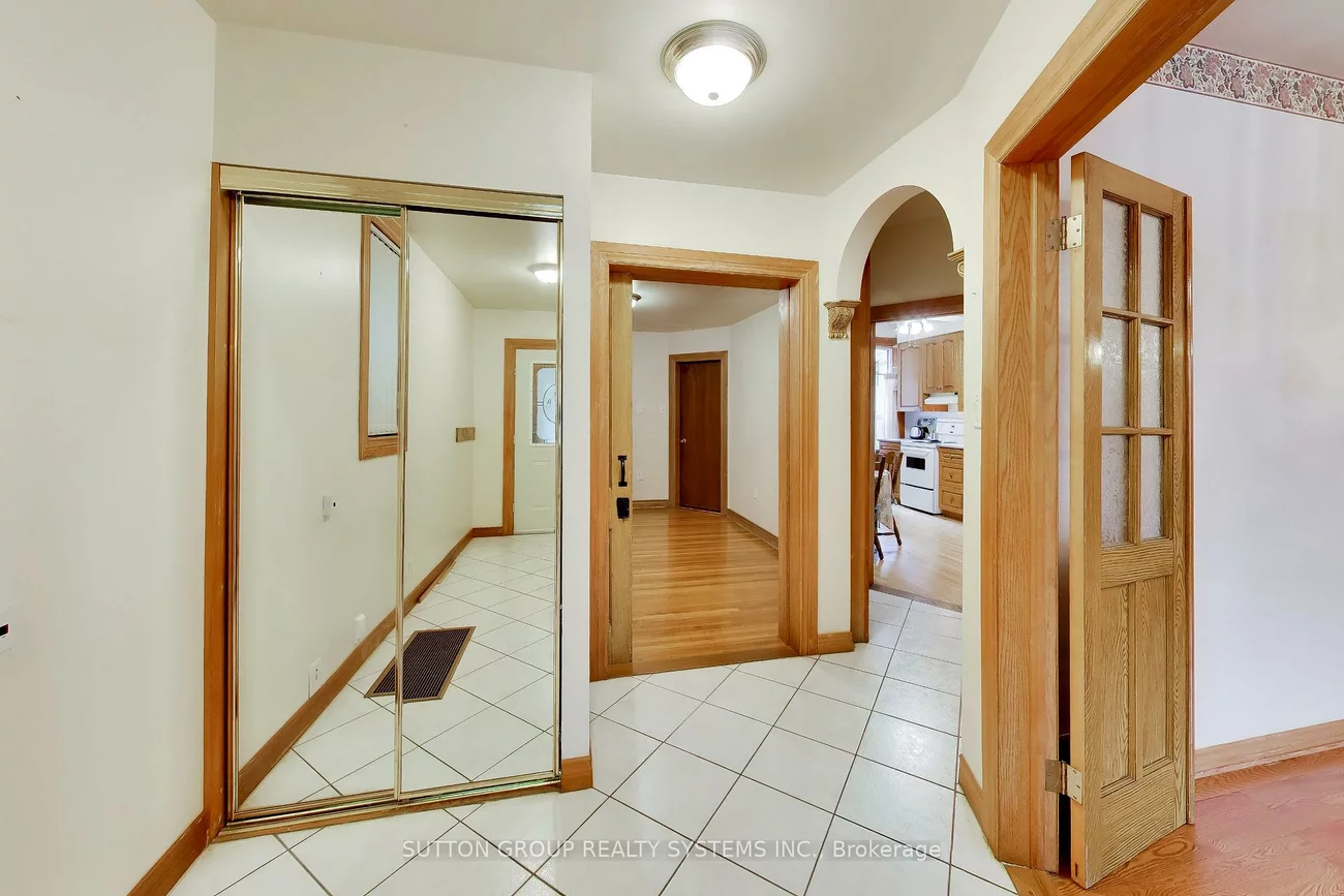 8, Alhambra, High Park-Swansea, Toronto
