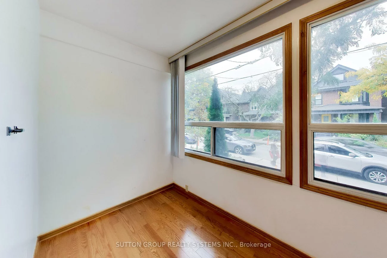 8, Alhambra, High Park-Swansea, Toronto