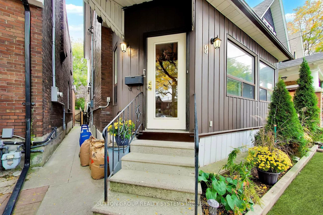 8, Alhambra, High Park-Swansea, Toronto