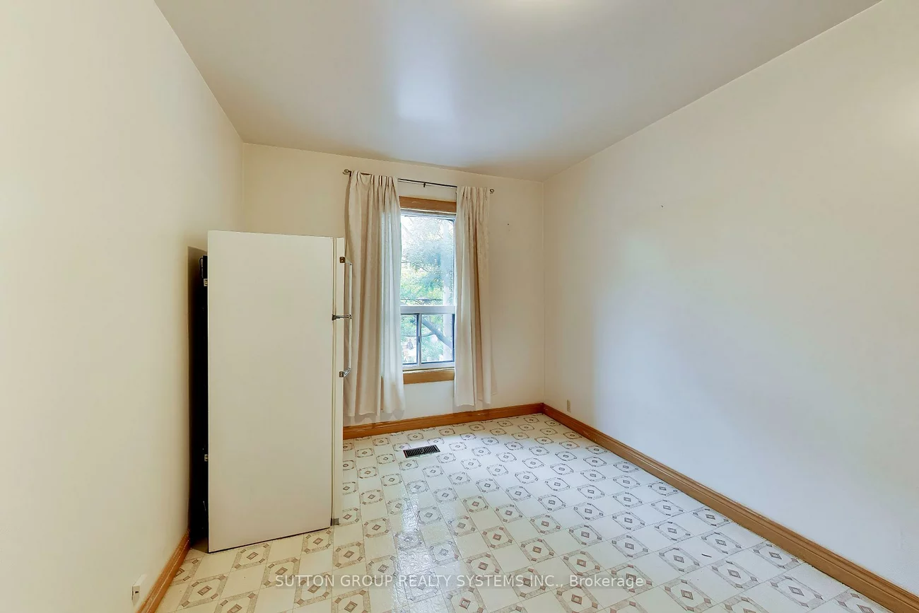 8, Alhambra, High Park-Swansea, Toronto