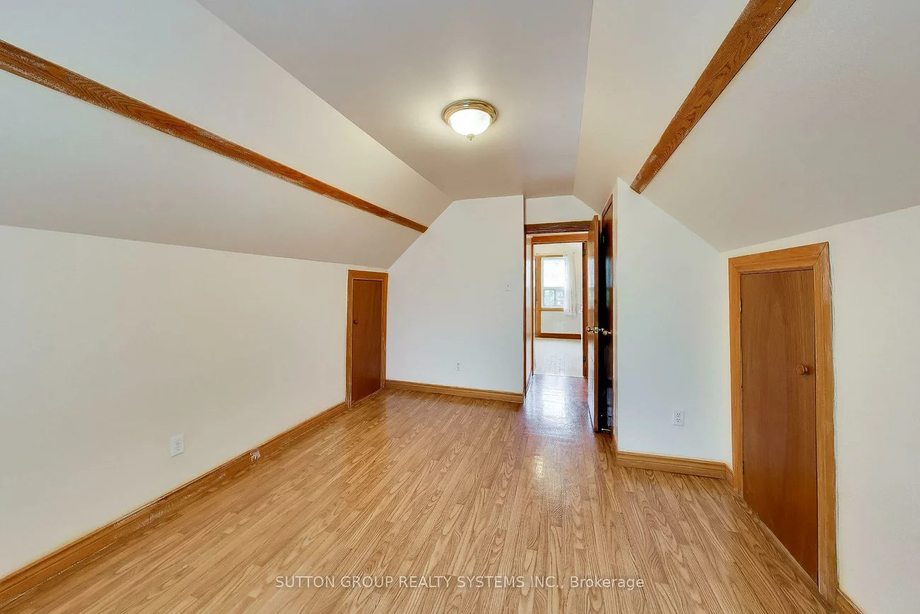 8, Alhambra, High Park-Swansea, Toronto