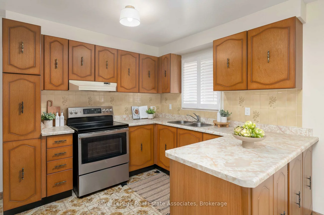 7, Capstan, Glenfield-Jane Heights, Toronto