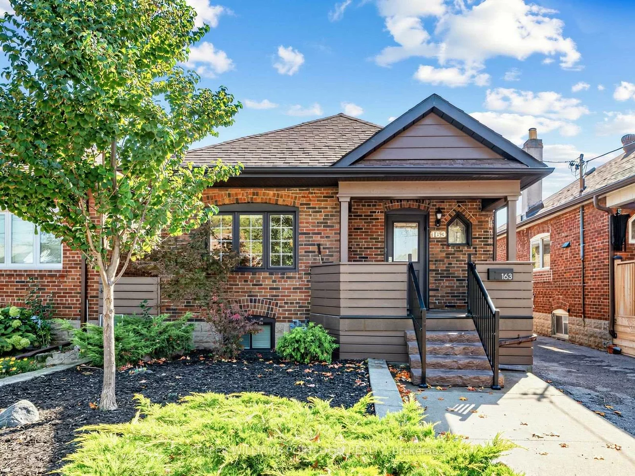 163, Lambton, Rockcliffe-Smythe, Toronto