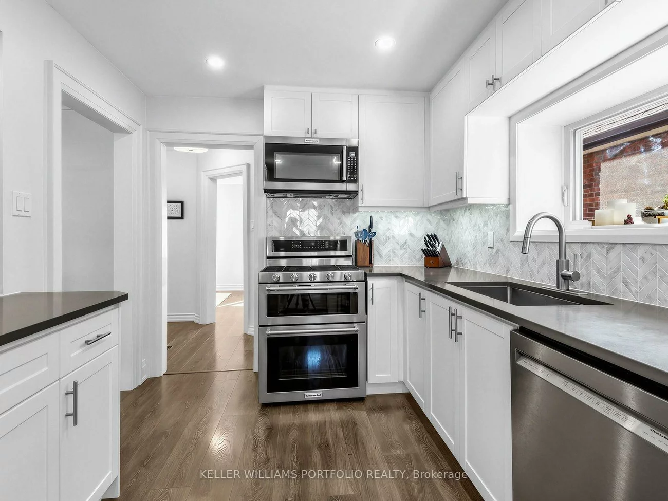163, Lambton, Rockcliffe-Smythe, Toronto