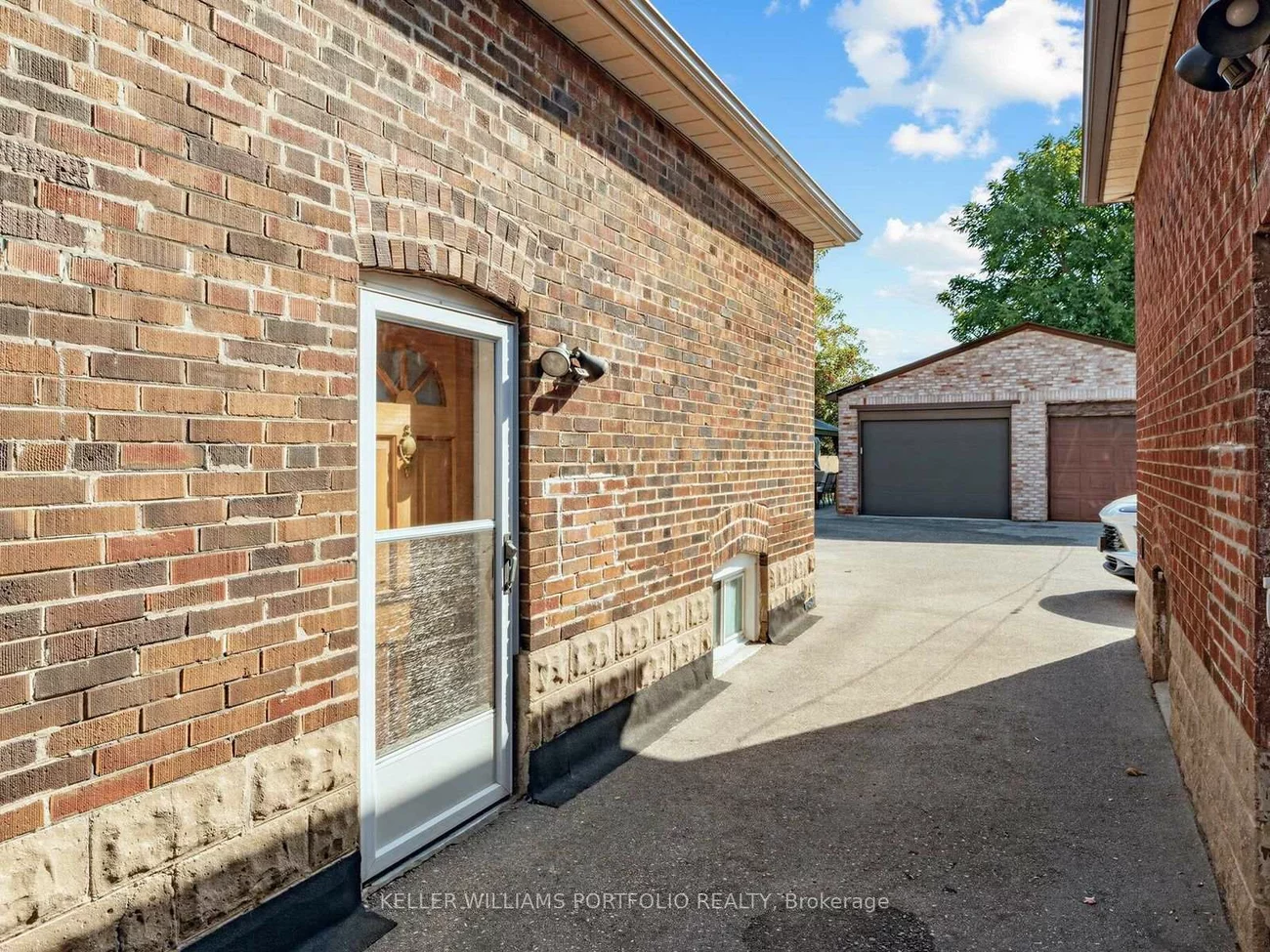 163, Lambton, Rockcliffe-Smythe, Toronto