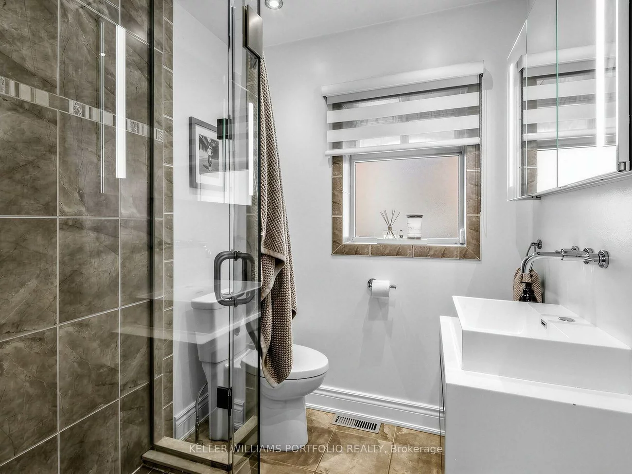 163, Lambton, Rockcliffe-Smythe, Toronto