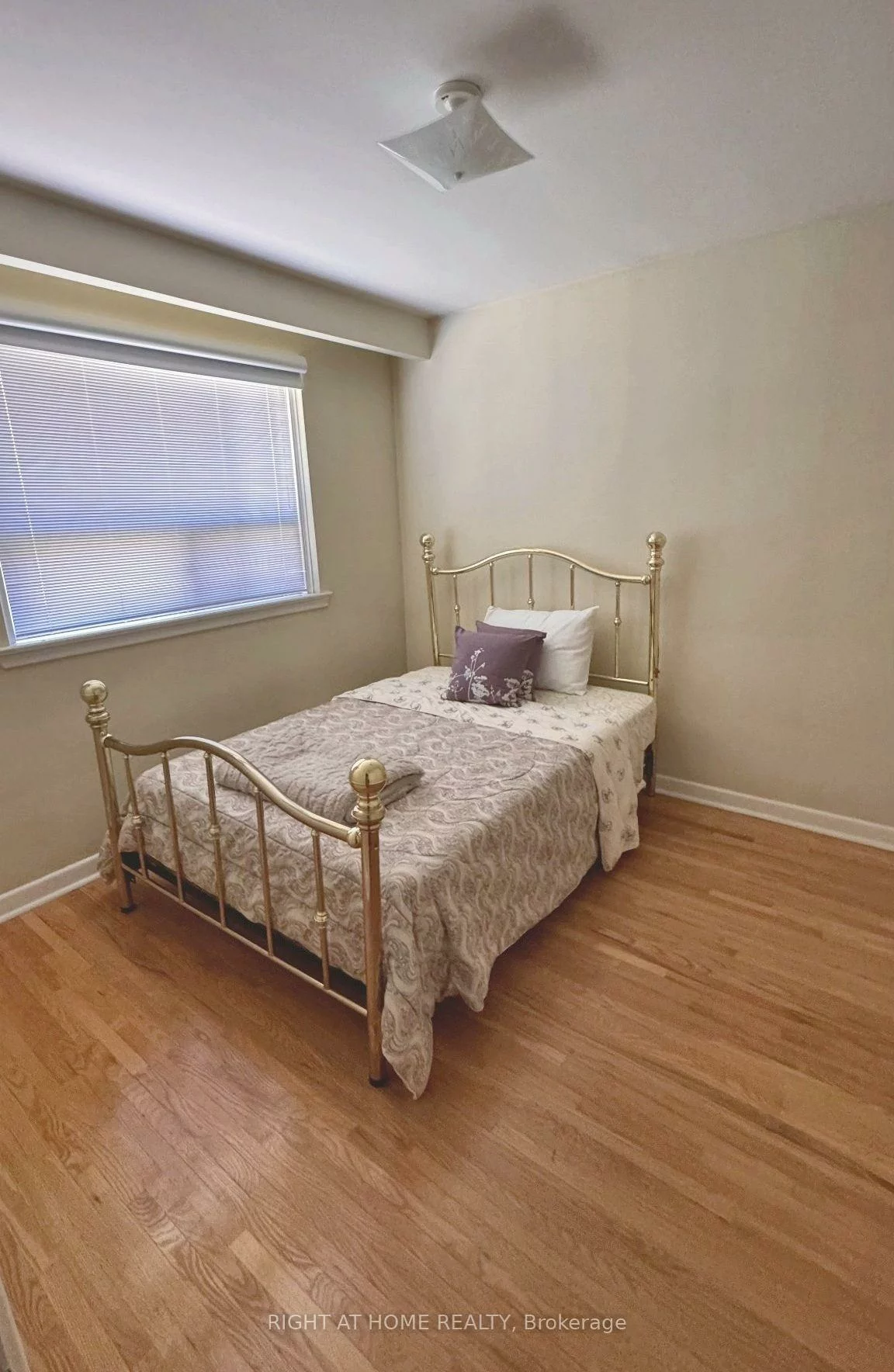 5, Renault, Humber Heights, Toronto