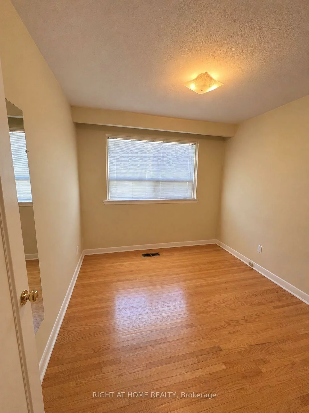 5, Renault, Humber Heights, Toronto