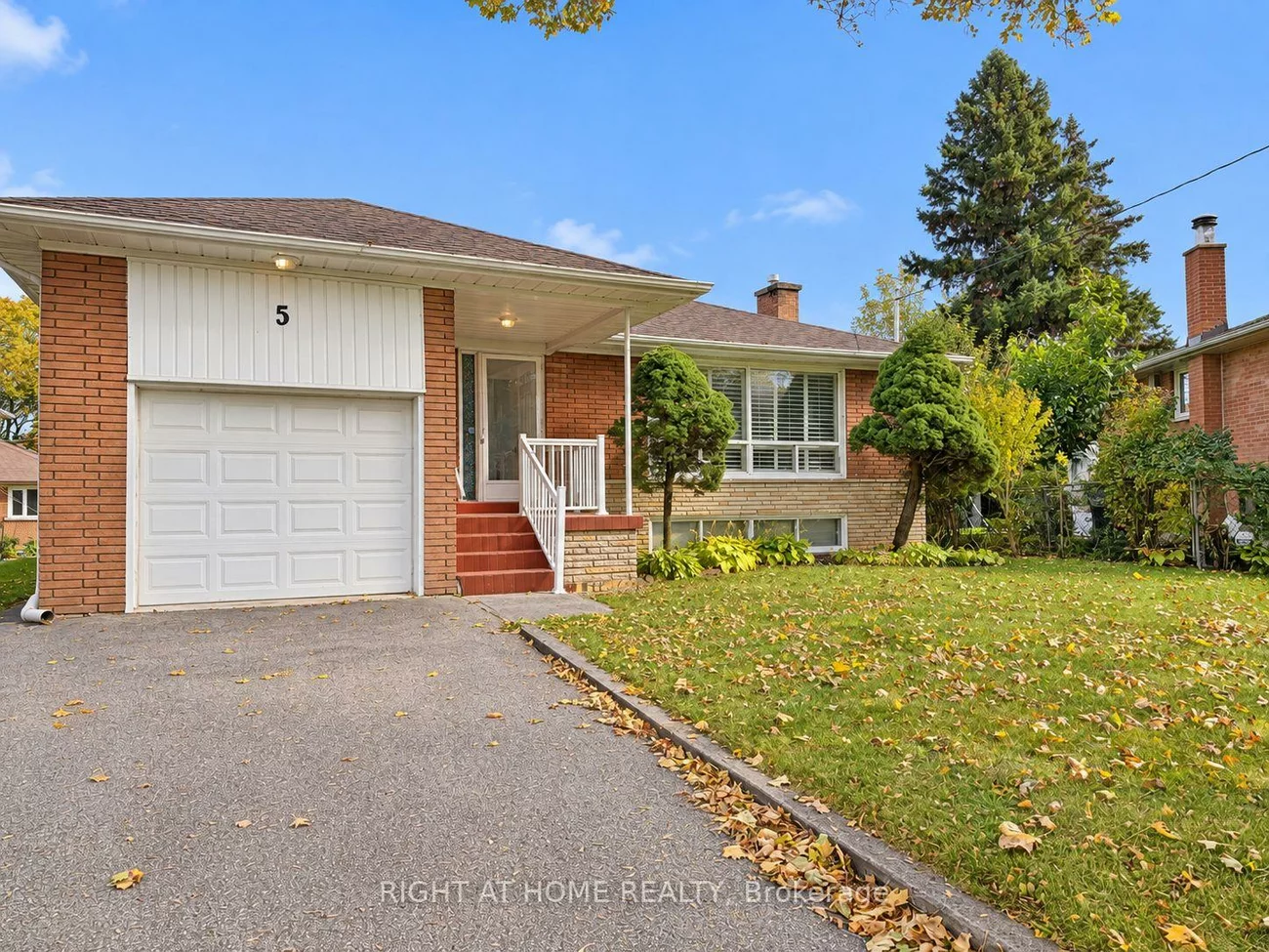 5, Renault, Humber Heights, Toronto
