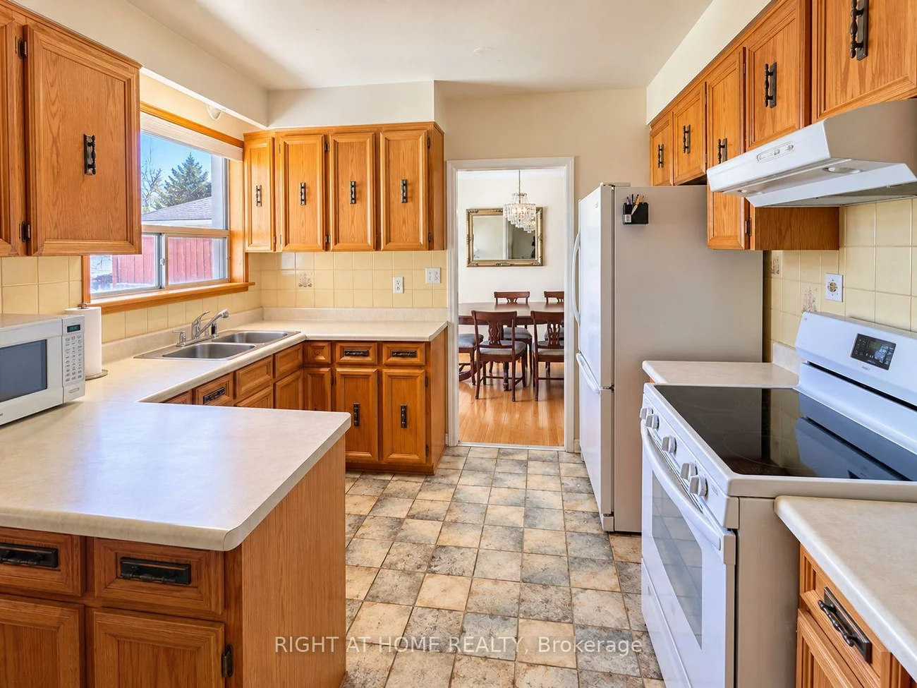 5, Renault, Humber Heights, Toronto