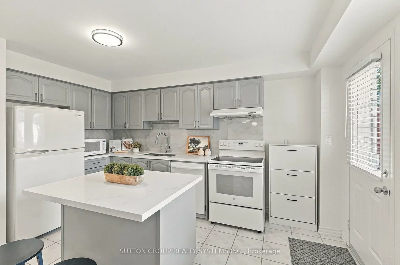 120, Tarragona, Junction Area, Toronto
