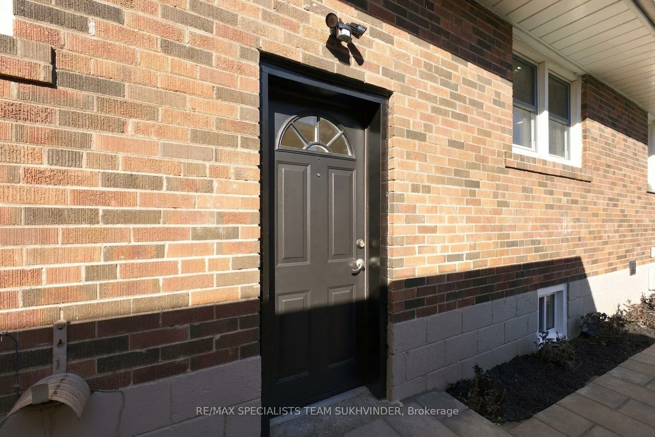 10, Dumbarton, Stonegate-Queensway, Toronto