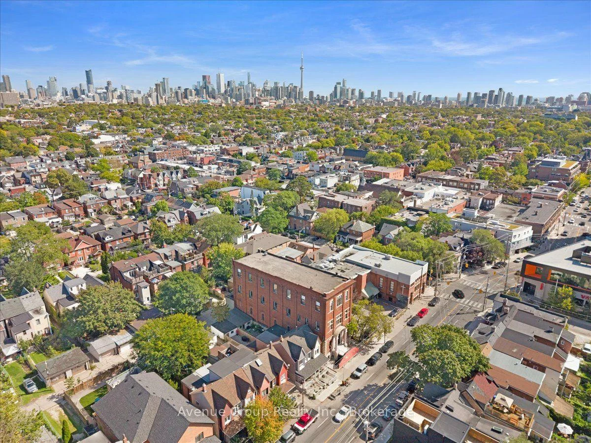 811, Dovercourt, Dovercourt-Wallace Emerson-Junction, Toronto