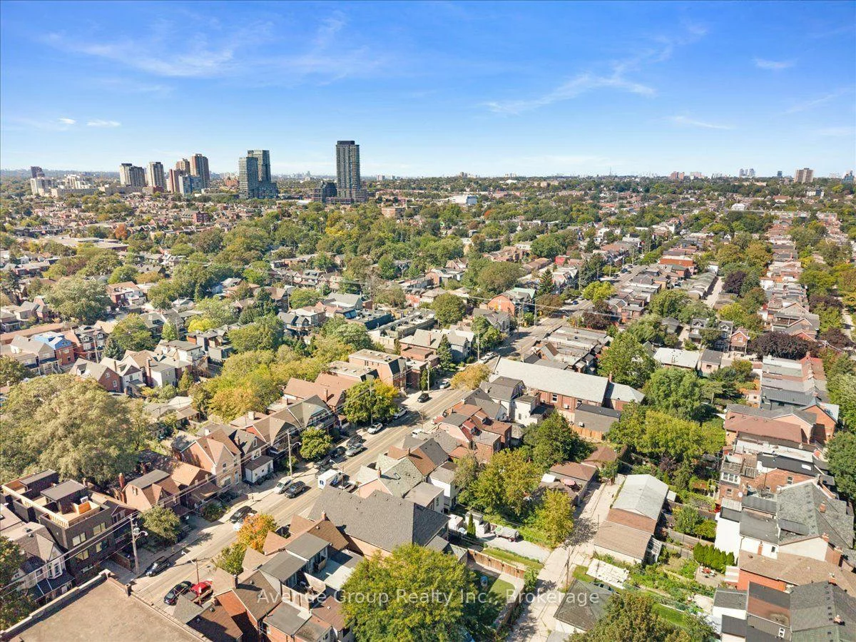 811, Dovercourt, Dovercourt-Wallace Emerson-Junction, Toronto