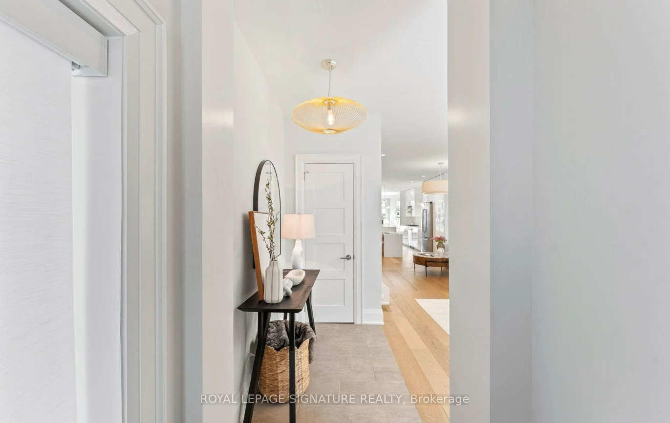 729, Gladstone, Dovercourt-Wallace Emerson-Junction, Toronto