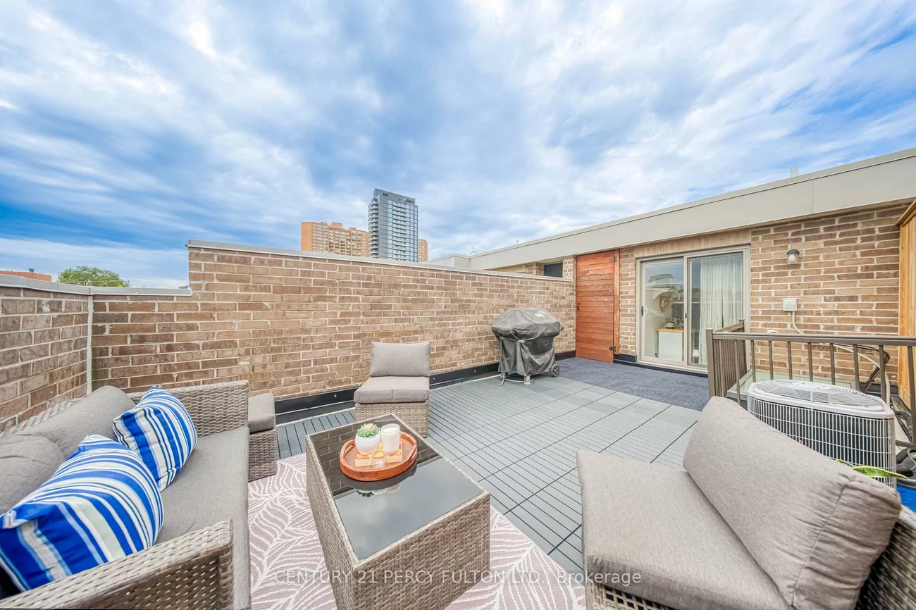 26, Ernest, Dovercourt-Wallace Emerson-Junction, Toronto