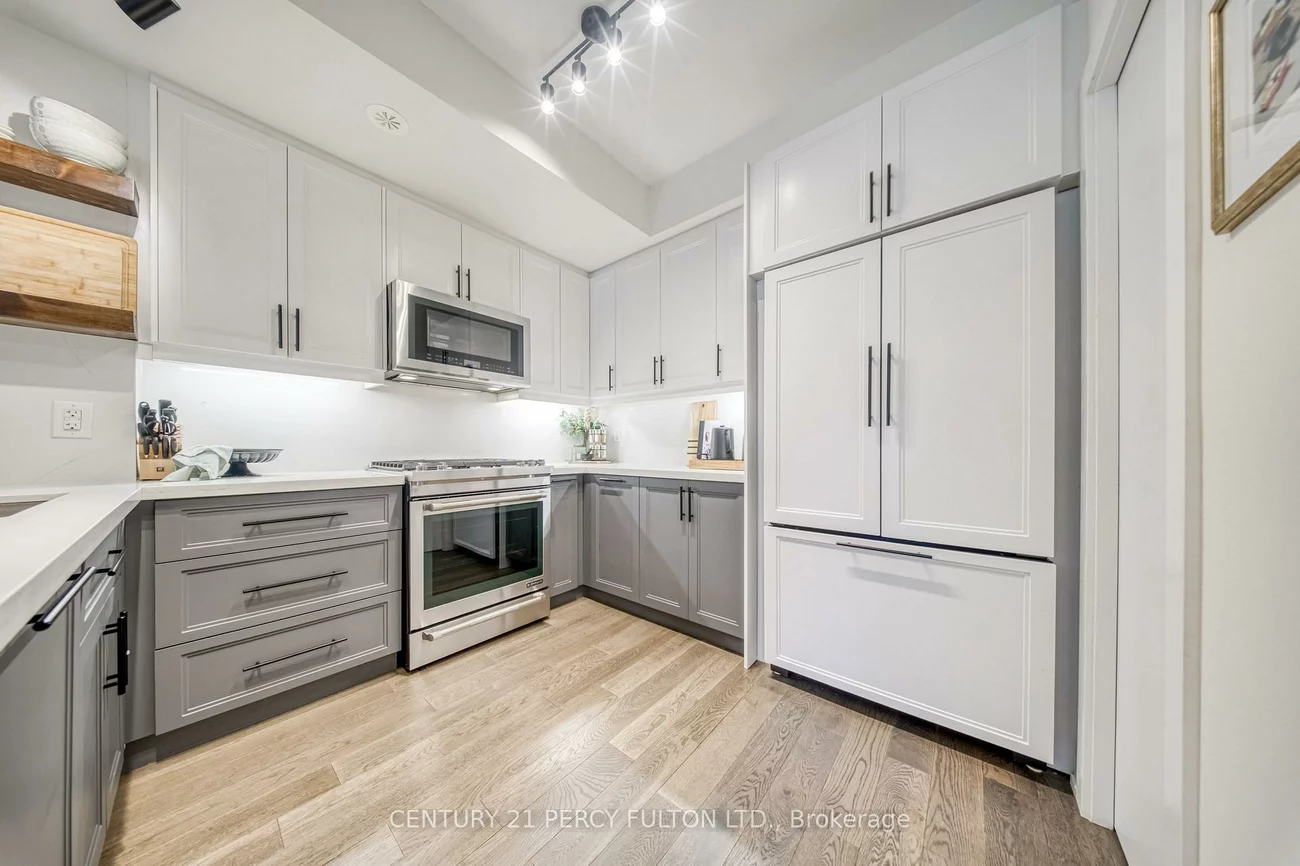 26, Ernest, Dovercourt-Wallace Emerson-Junction, Toronto