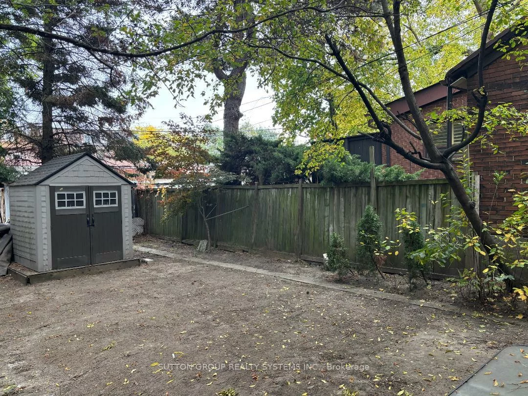 117, Macdonell, Roncesvalles, Toronto