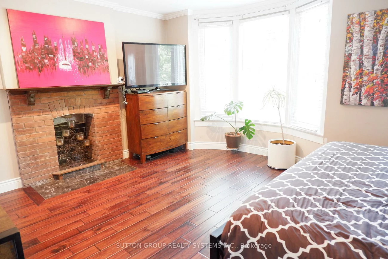 117, Macdonell, Roncesvalles, Toronto