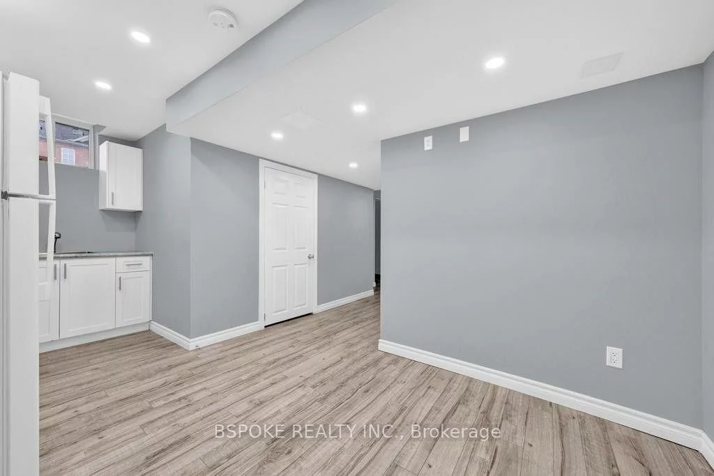 93, Bologna, Vellore Village, Vaughan