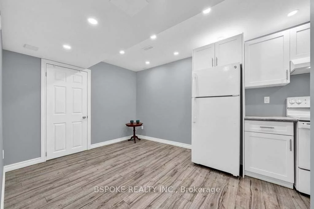93, Bologna, Vellore Village, Vaughan