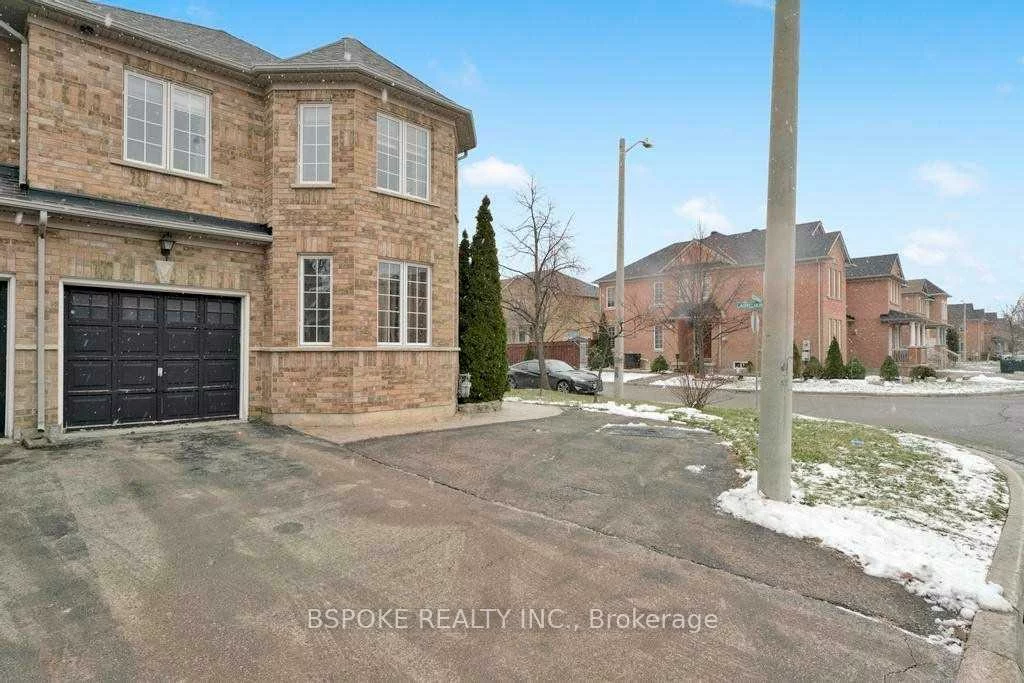 93, Bologna, Vellore Village, Vaughan