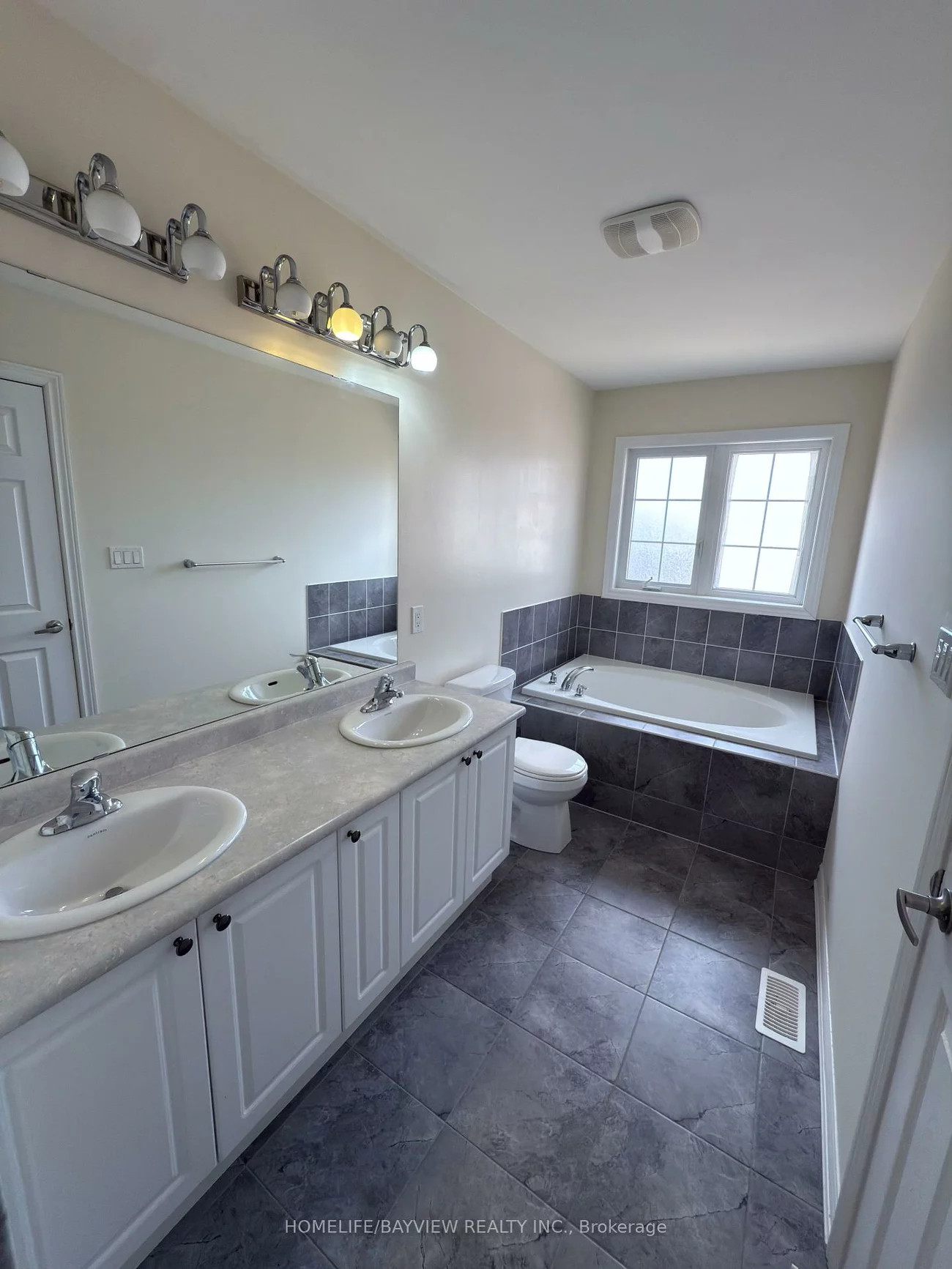 174, Farooq, Vellore Village, Vaughan
