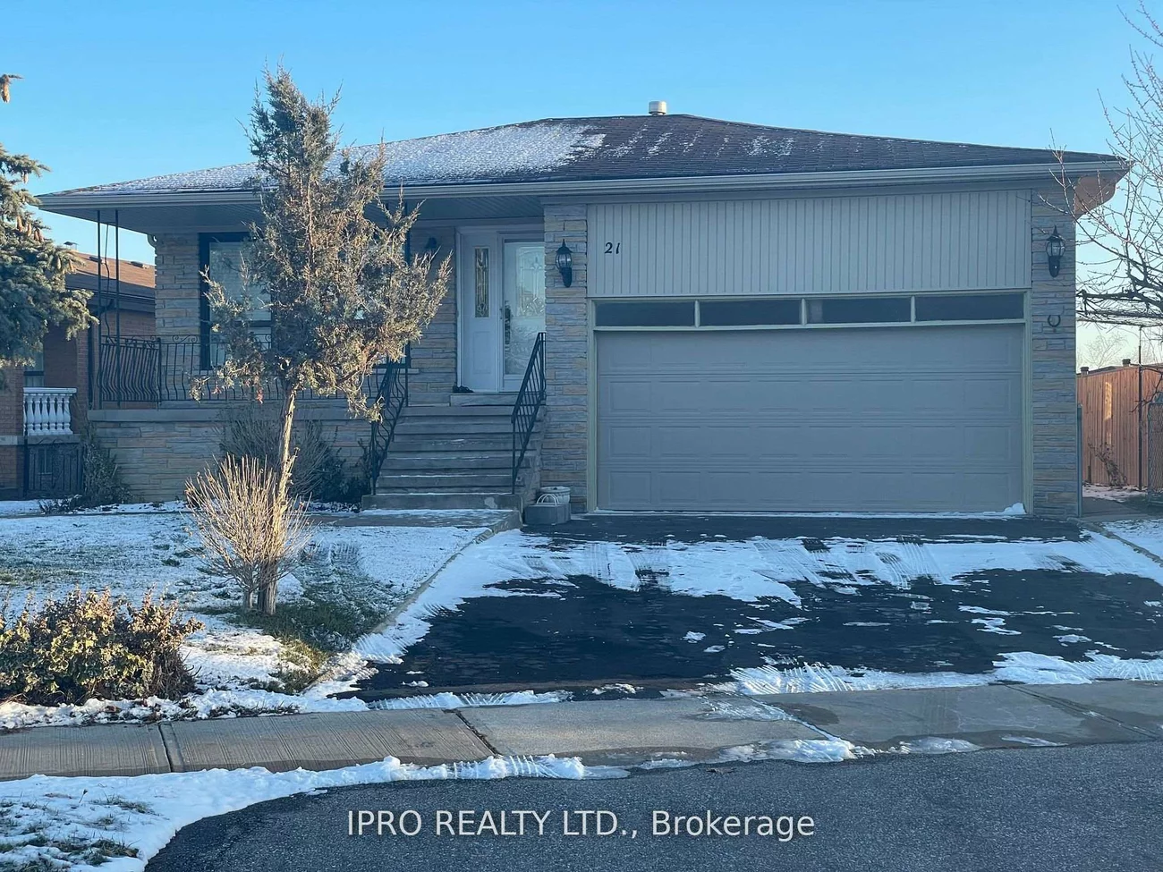 21, Lewis, West Woodbridge, Vaughan
