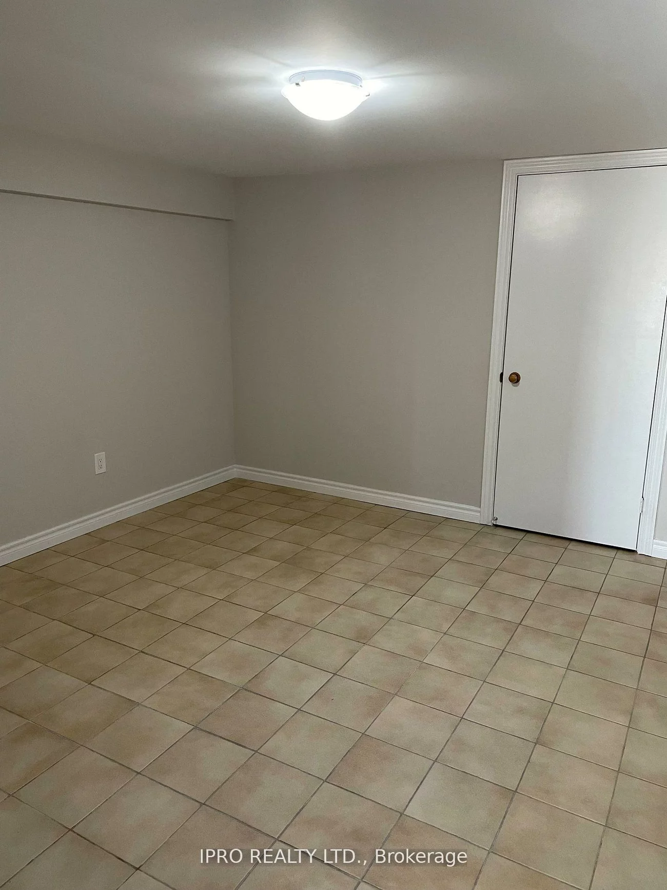 21, Lewis, West Woodbridge, Vaughan