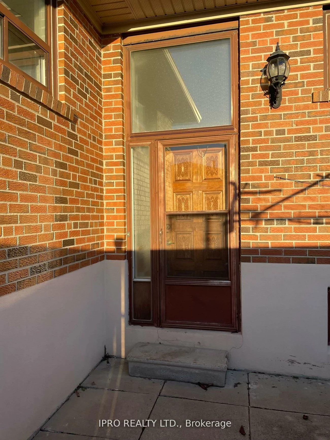 21, Lewis, West Woodbridge, Vaughan