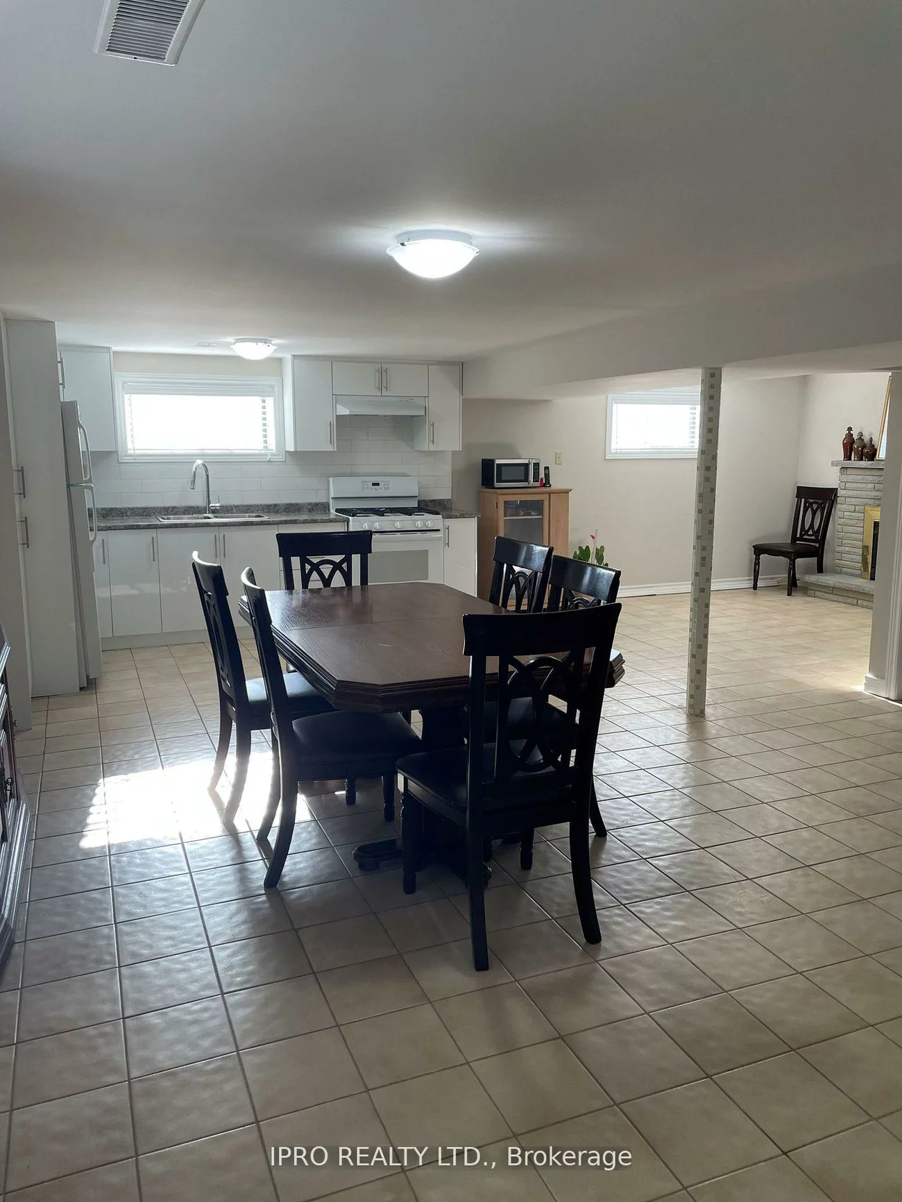 21, Lewis, West Woodbridge, Vaughan