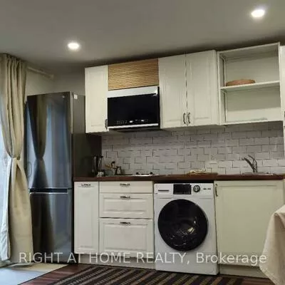 28, Chabad, Crestwood-Springfarm-Yorkhill, Vaughan