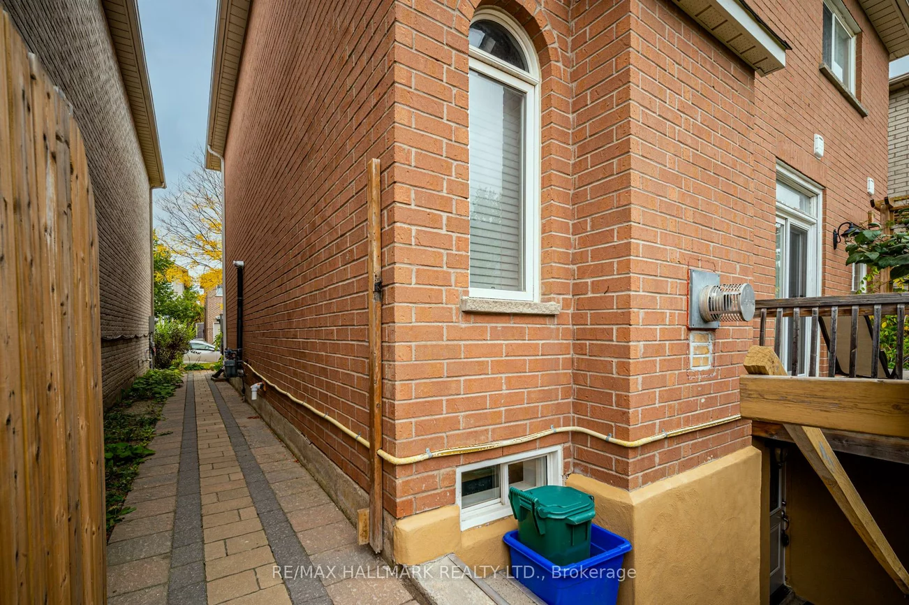 11, Rusty, Vellore Village, Vaughan