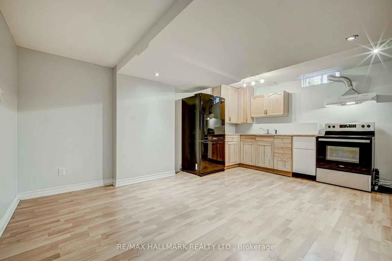 11, Rusty, Vellore Village, Vaughan