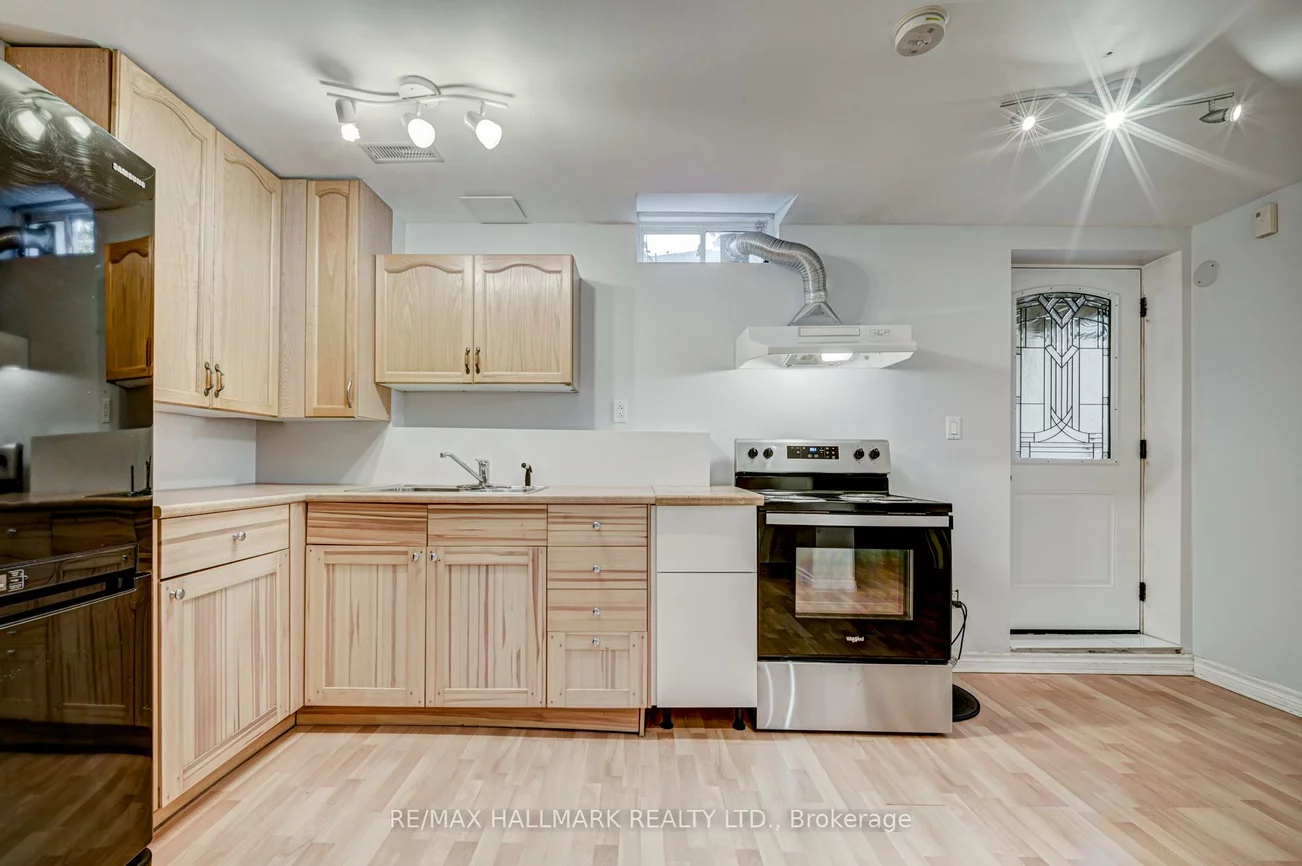 11, Rusty, Vellore Village, Vaughan